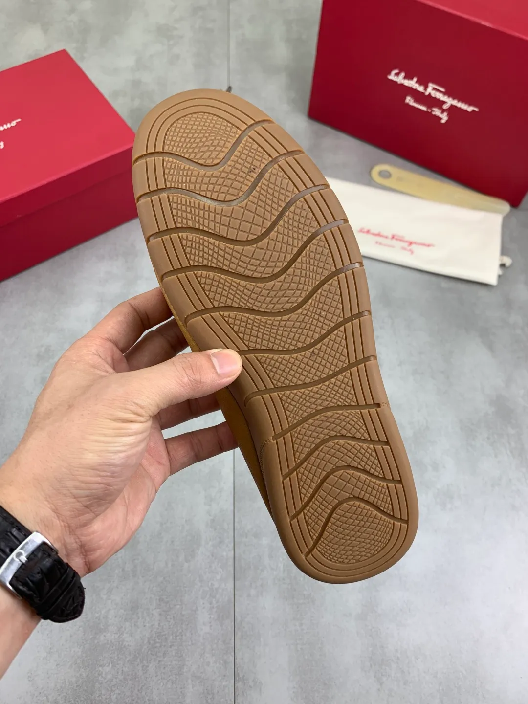 Men's shoes 💰P480 New model [Ferragamo/Ferragamo] Latest model Original imported calfskin, imported pigskin lining + original luxury metal buckle + original rubber outsole Soft and comfortable Size number: 38-44